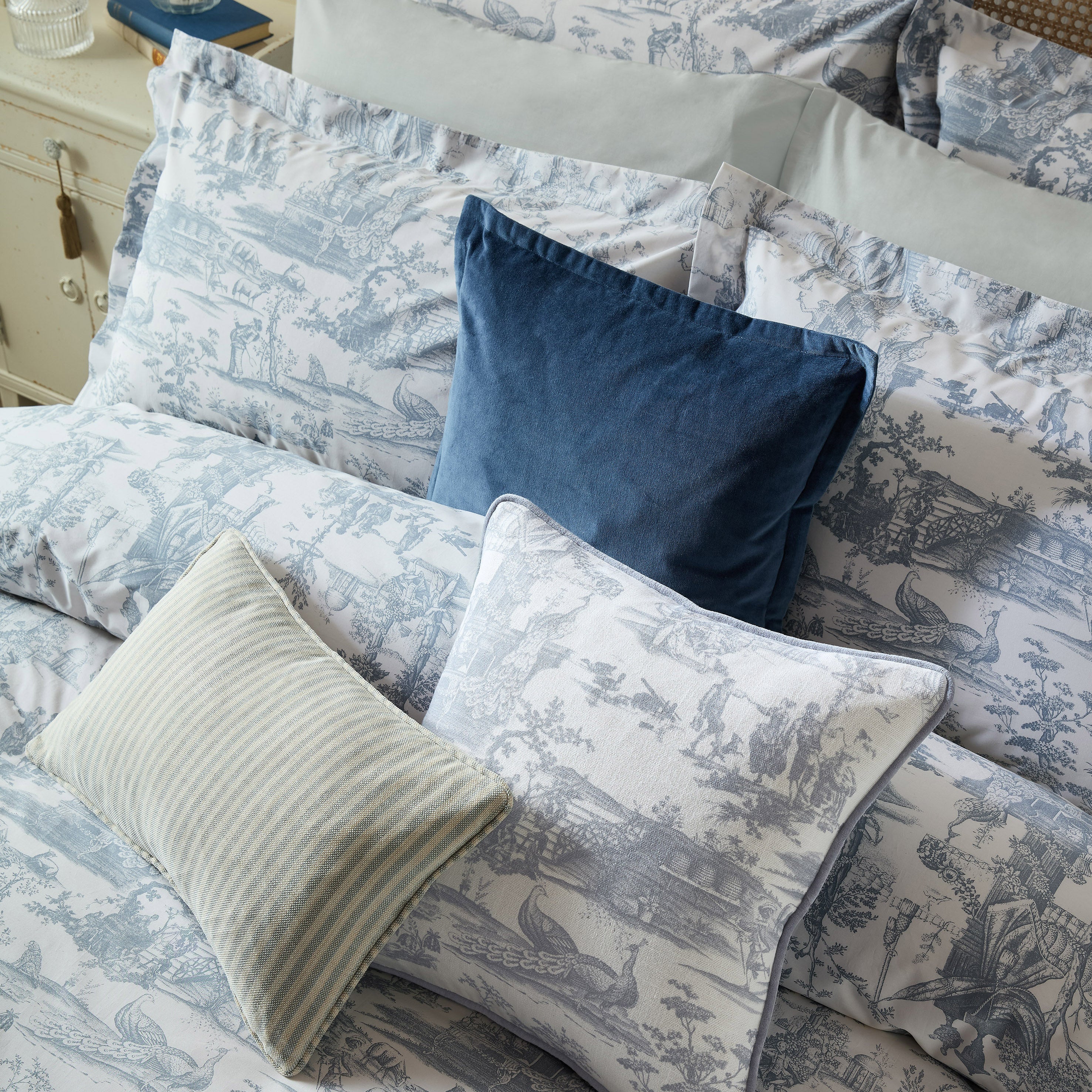 BraysmithToileChambrayBlueCameo_4b1e9f56-c8e5-4c9f-9698-99824b06c83c