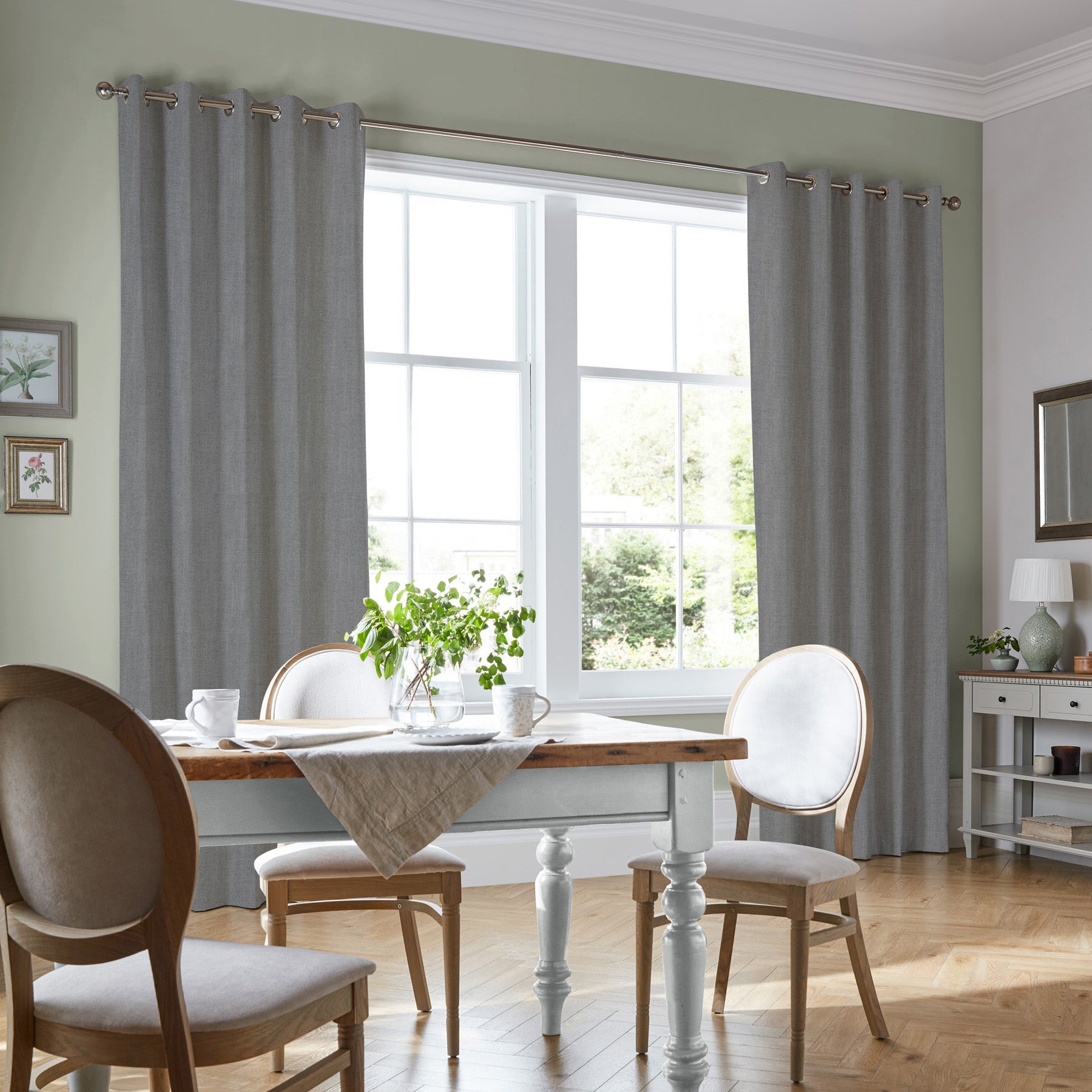 LAUF-0021_Swanson-Steel_Curtains-Life_Square