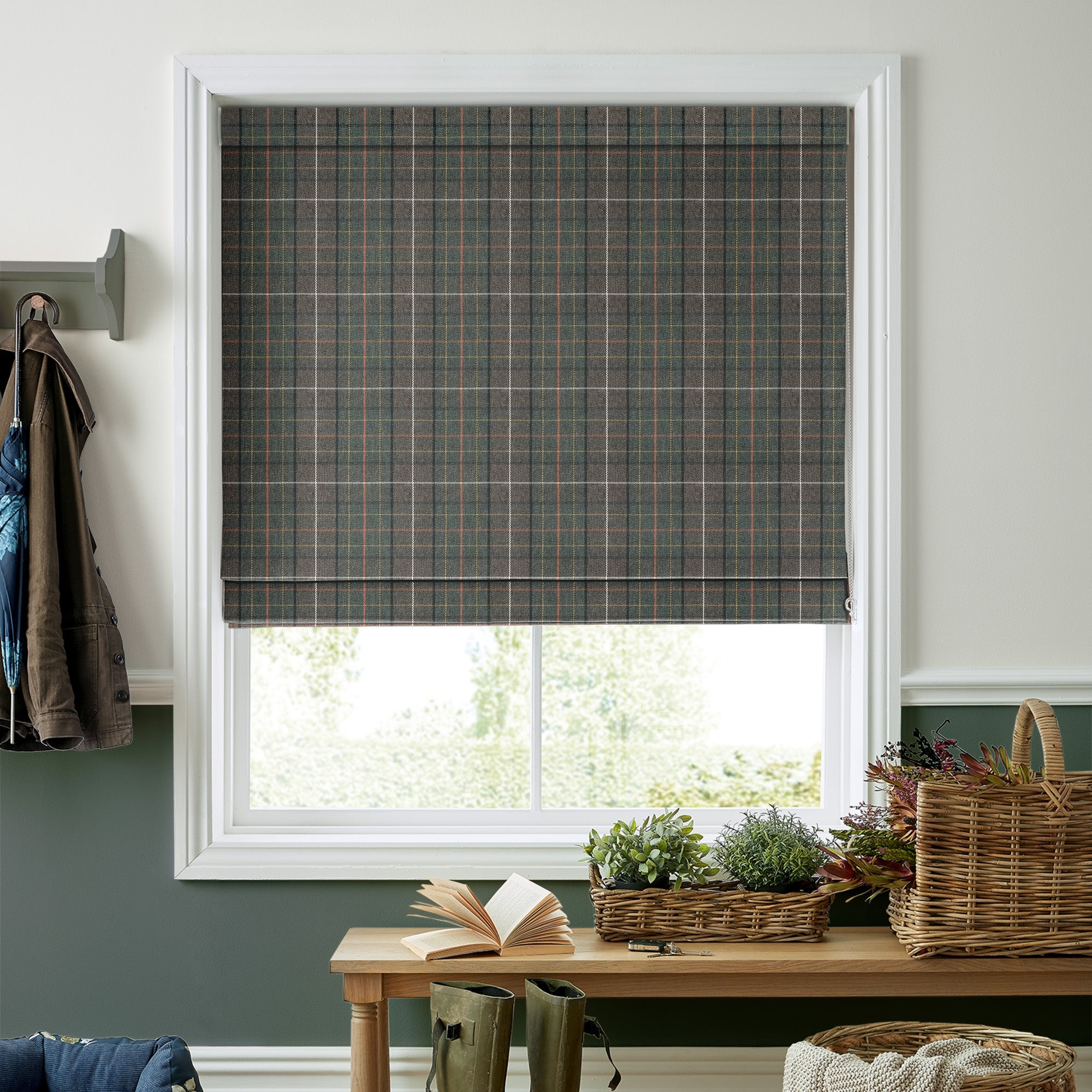 LAUF-0212_Alfriston-Fern_Roman-Cameo_Square