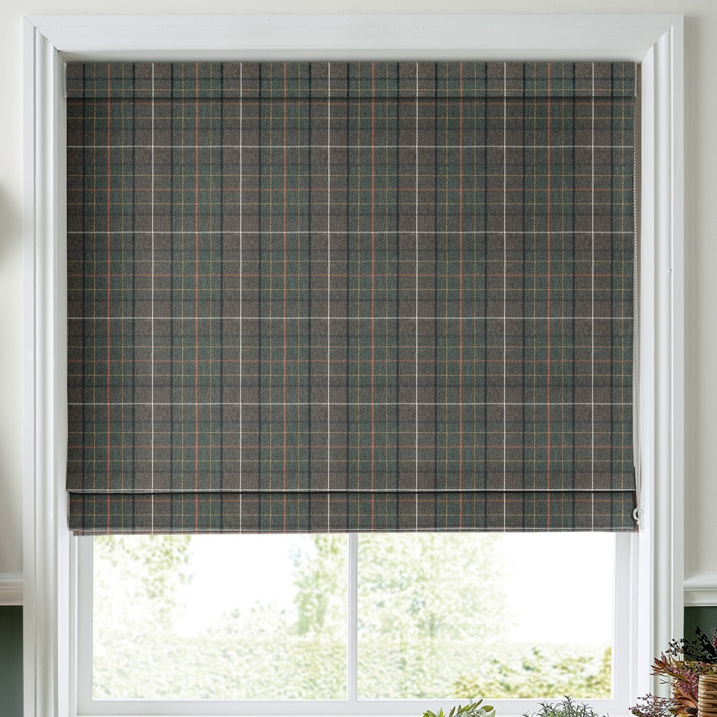 LAUF-0212_Alfriston-Fern_Roman-Cameo_Square_dfdc7937-a403-4706-8c5c-cac8f80516ec