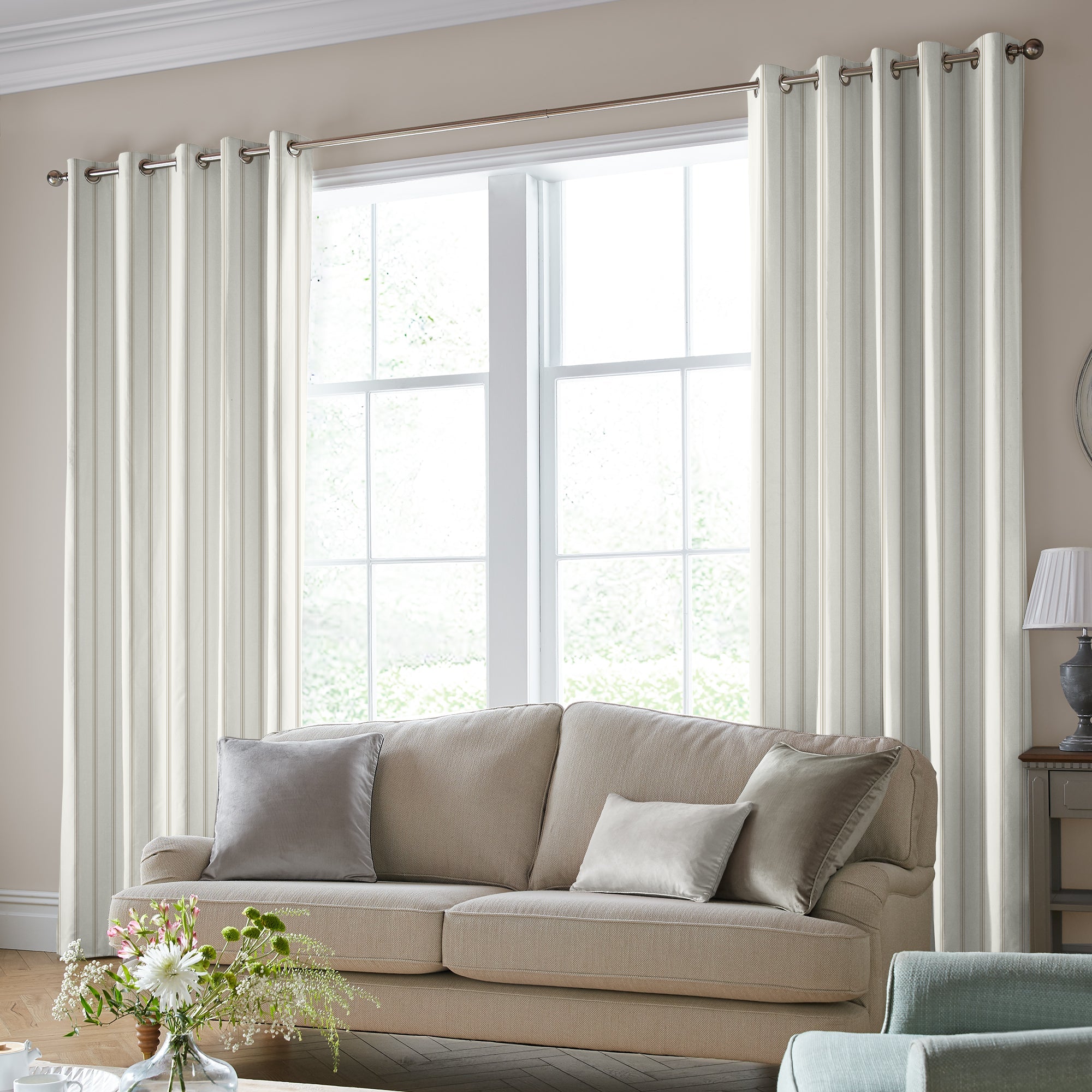 LAUF-0388LPF_Farnworth-Natural_Curtain-Life_Square