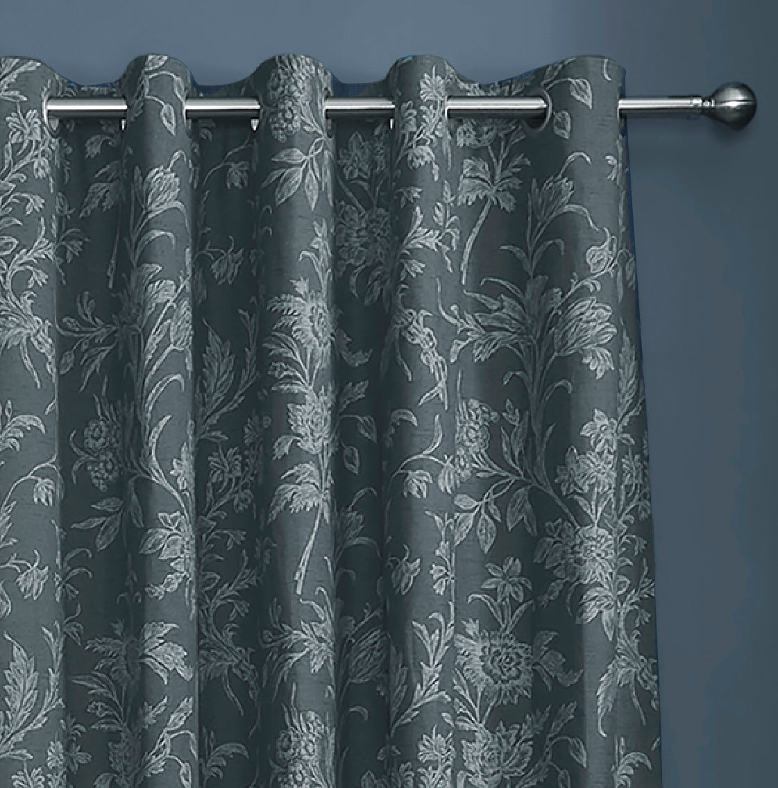 LloydRMCMidnightCrop