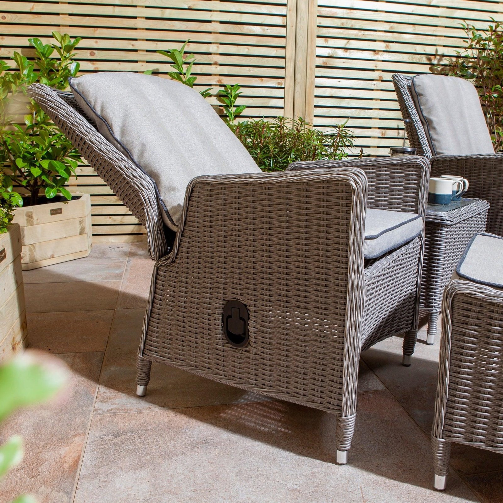 Rattan Effect Lounger Set - Two Colours - Image 4